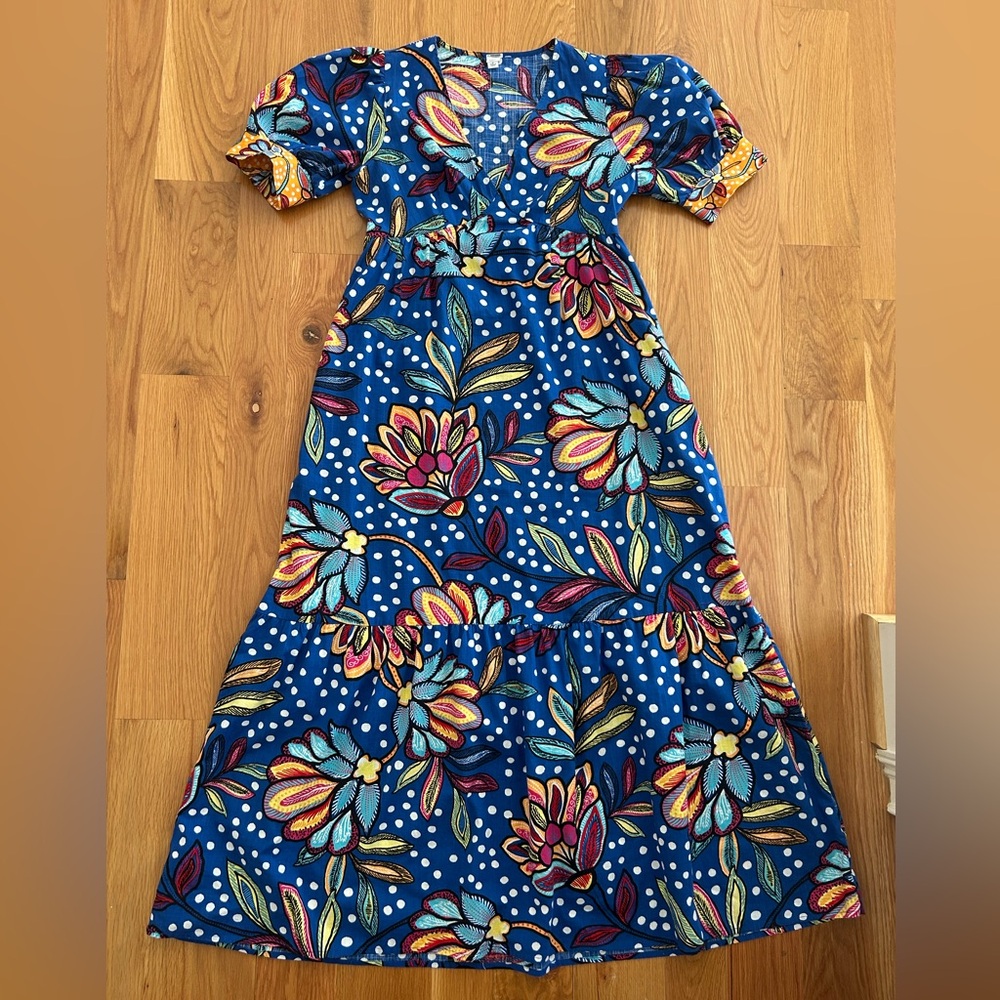 Tabitha Brown x Target Women's Mixed
Floral/ Polka Dot Print Puff Sleeve